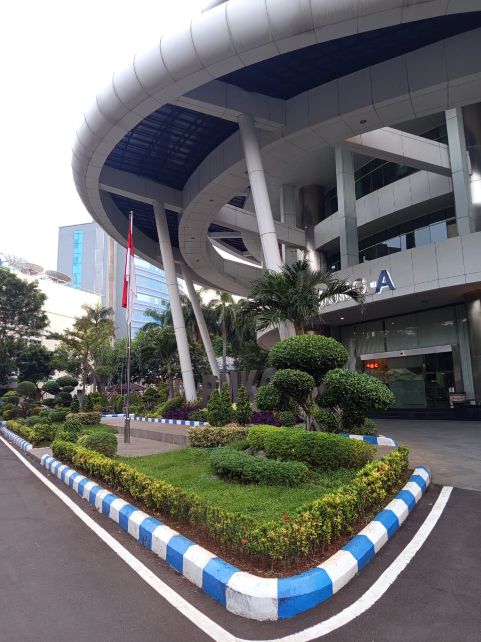 Layanan Pertamanan Komersial